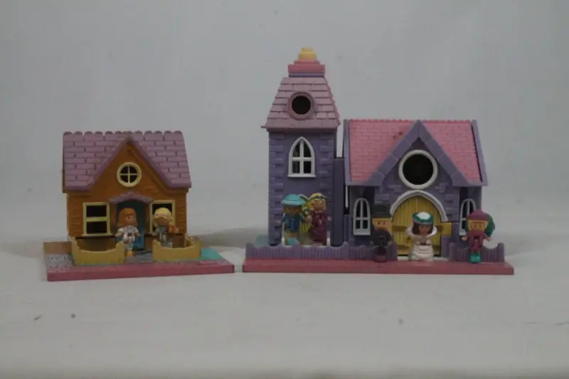 2 Polly Pocket speelhuisjes – kavel bij De Kringwinkel, Brecht