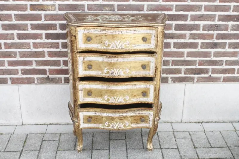 Vintage Italiaanse commode – kavel bij De Kringwinkel, Brecht