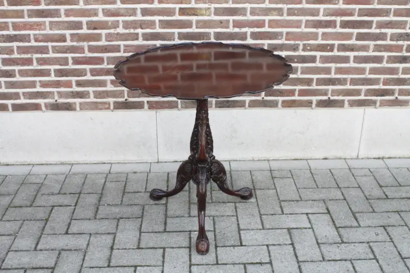 Klassieke antieke tripoortafel – kavel bij De Kringwinkel, Brecht