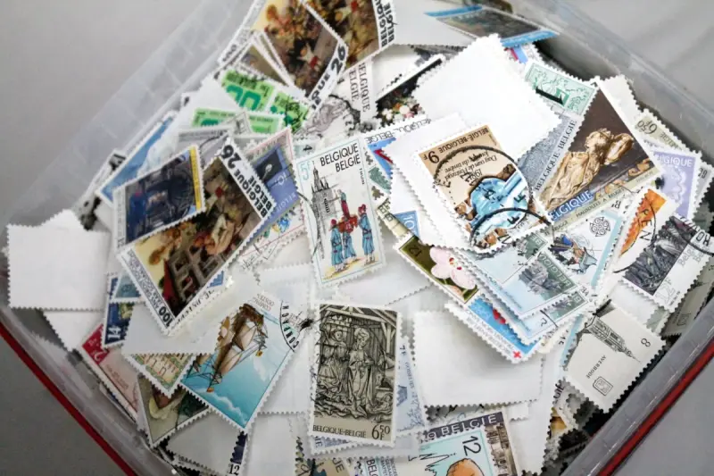 Groot Lot Ongesorteerde Postzegels België – kavel bij De Kringwinkel, Brecht