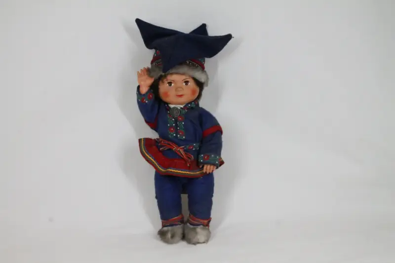 Traditionele Sami-pop – kavel bij De Kringwinkel, Brecht