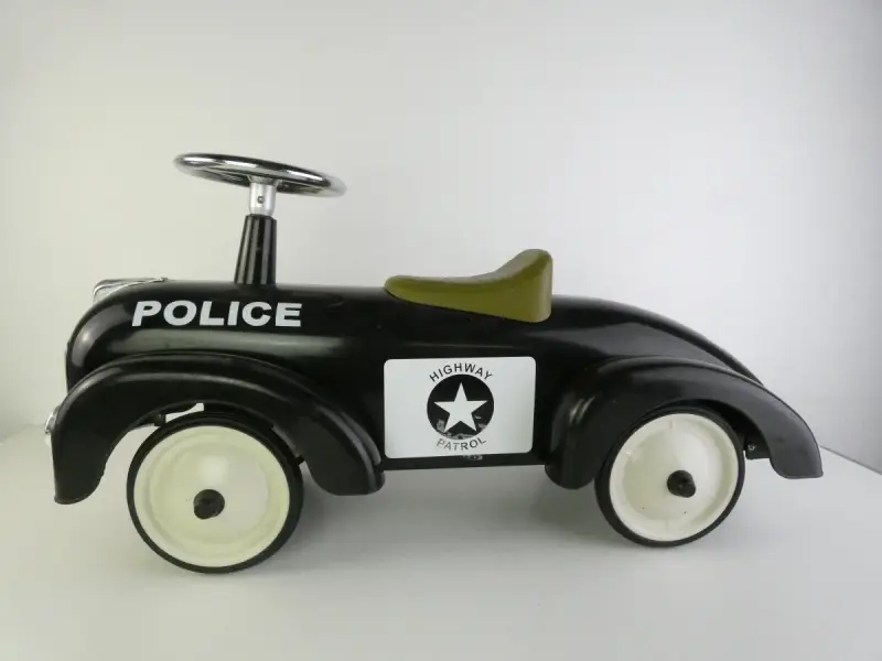 Zwarte loopauto politie thema voor kinderen – kavel bij De Kringwinkel, Heverlee