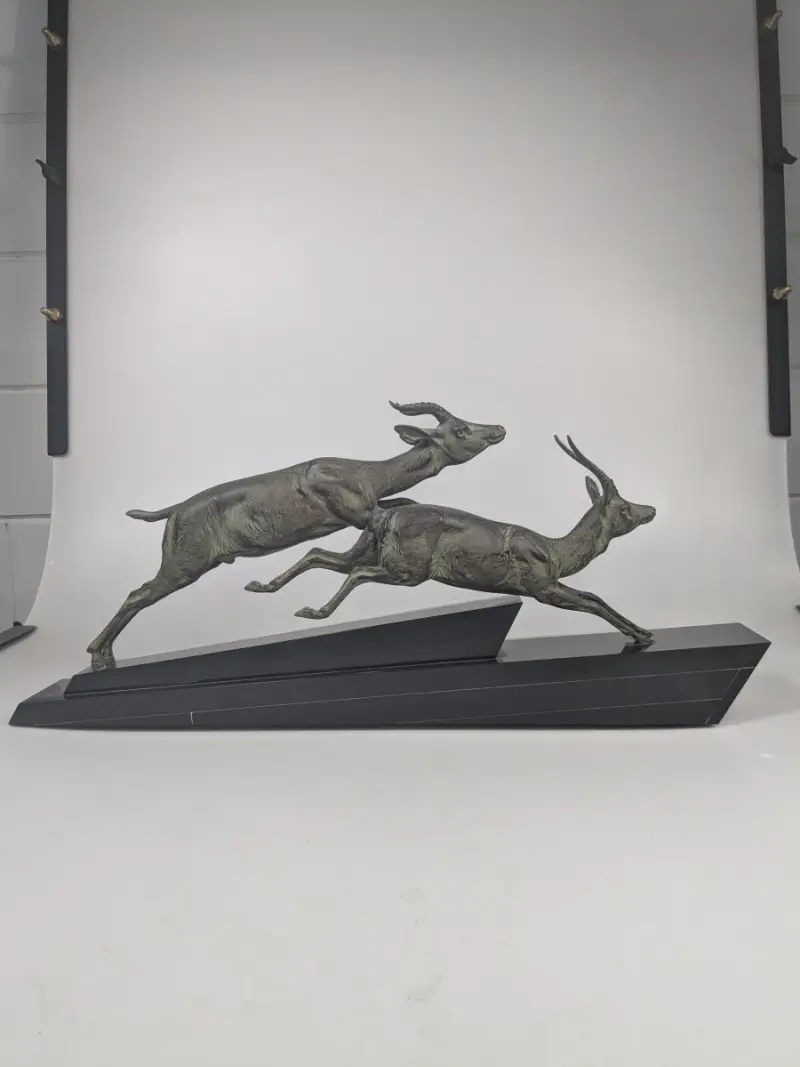 Kunstbronzen Art Deco beeld van 2 rennende gazelles – kavel bij De Kringwinkel, Sint-Niklaas