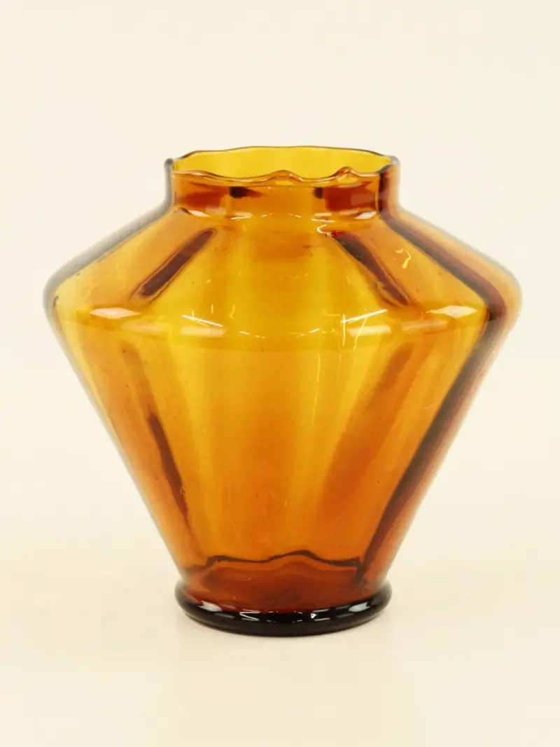 Vintage handgeblazen amberkleurige vaas – kavel bij De Kringwinkel, Antwerpen