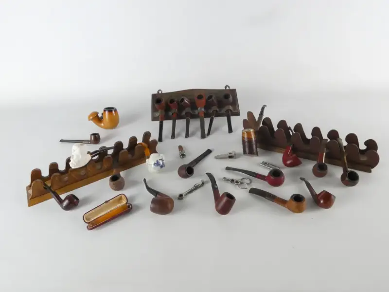 Verzameling vintage rookpijpen en pijpaccessoires – kavel bij De Kringwinkel, Heverlee
