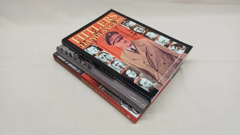 Set van 3 boeken over Hitler en de Tweede Wereldoorlog – kavel bij De Kringwinkel, Zottegem