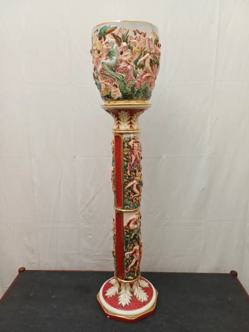Vintage Italiaanse piedestal met vaas – kavel bij De Kringwinkel, Ronse