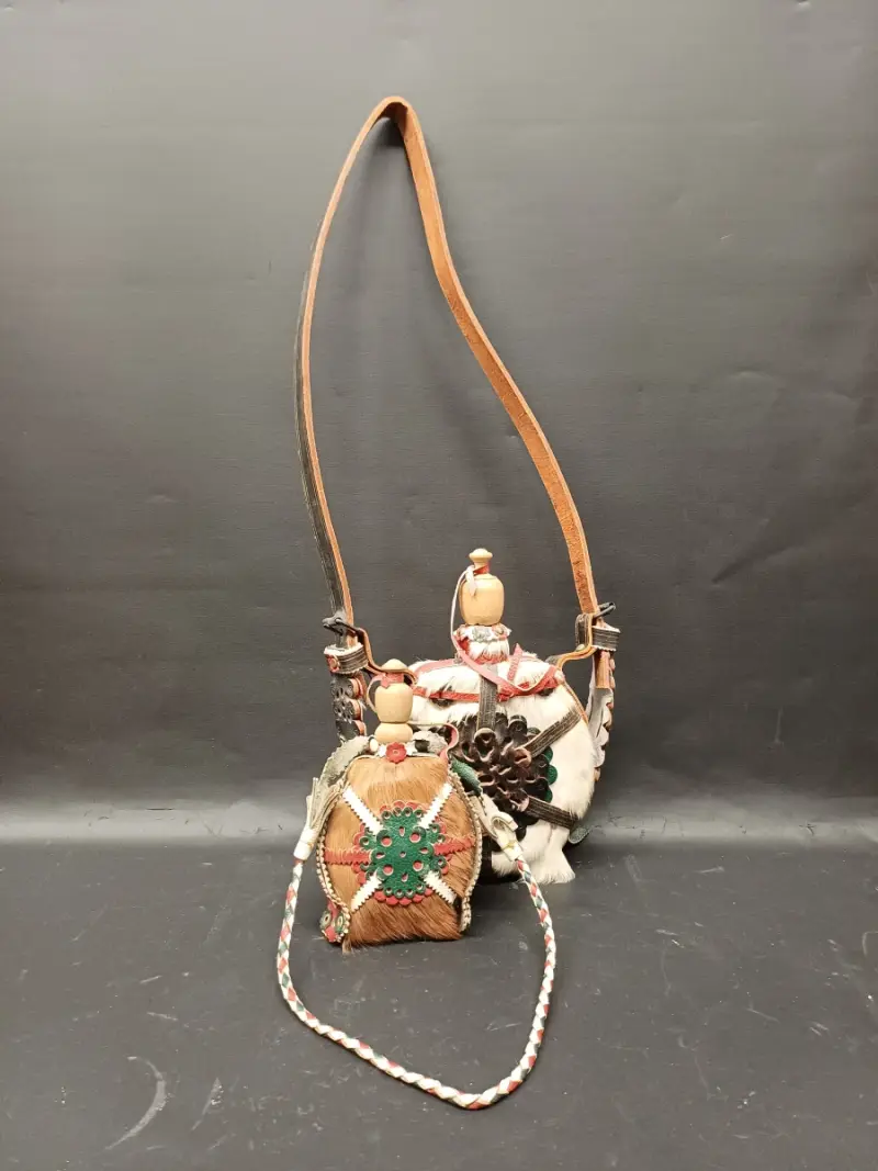 Set van 2 traditionele kulacs – kavel bij De Kringwinkel, Ninove