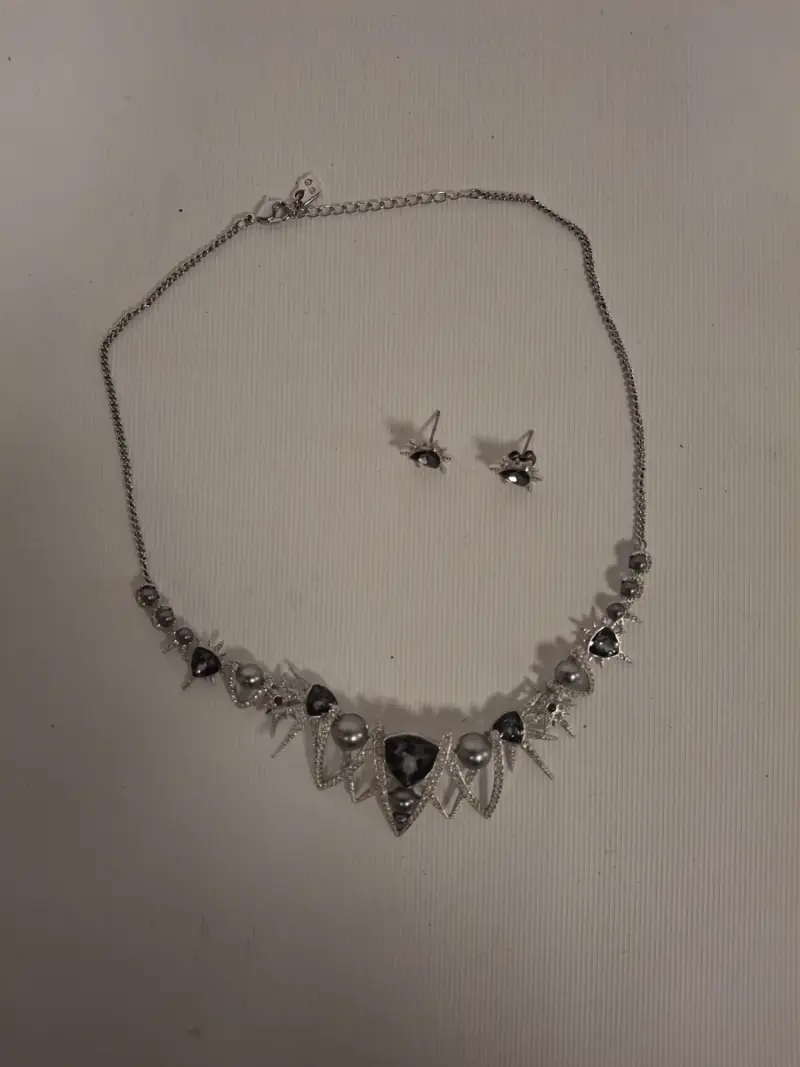 Swarovski Fantastic Collier met oorringen – kavel bij De Kringwinkel, Ronse