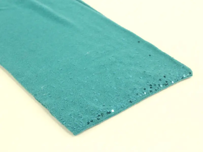 Damart sjaal met subtiele pailletten aan de uiteindes - turquoise – kavel bij De Kringwinkel, Antwerpen
