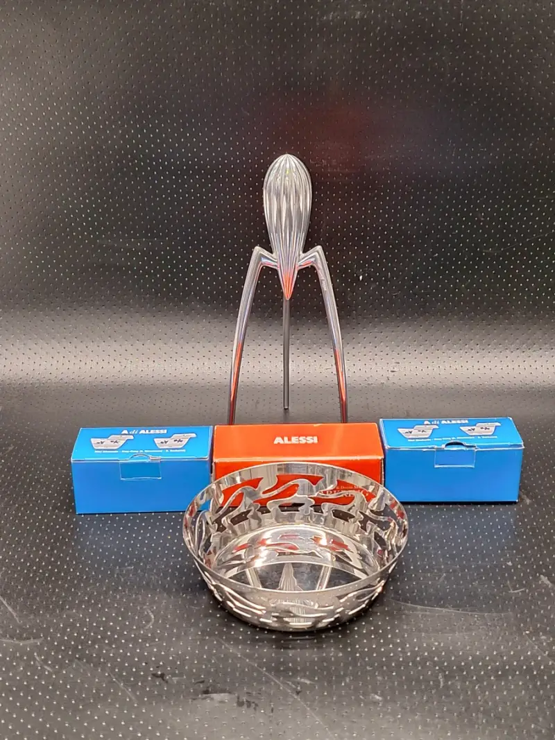 Alessi designcollectie - Juicy Salif, schaal en design servetringen – kavel bij De Kringwinkel, Gent