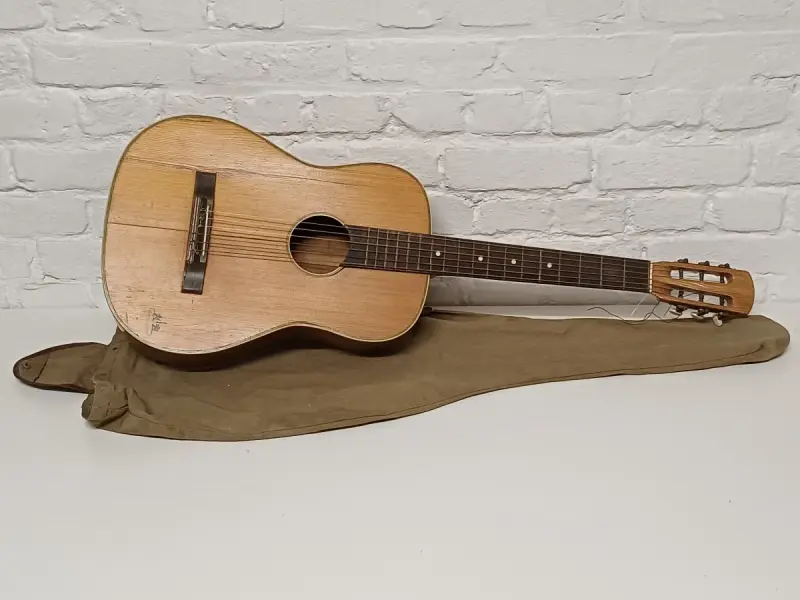 Vintage Musima parlor gitaar voor linkshandigen – kavel bij De Kringwinkel, Herzele