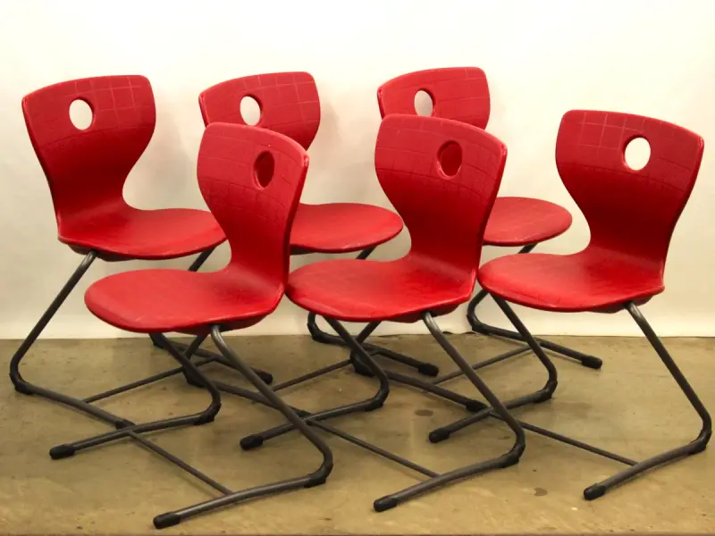 Verner Panton 6 " Pantoswing" stoelen – kavel bij De Kringwinkel, Antwerpen