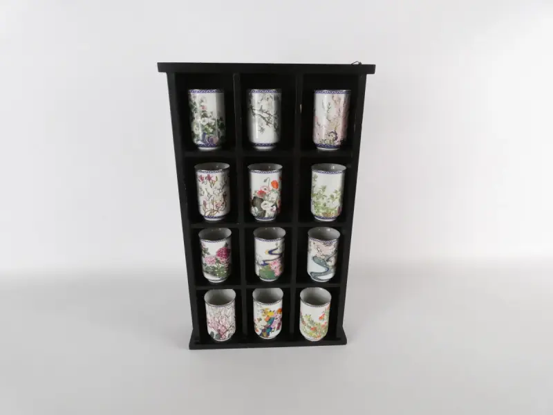 Vintage Franklin Mint Japanse porseleinen bekertjes in display (12 stuks) – kavel bij De Kringwinkel, Heverlee