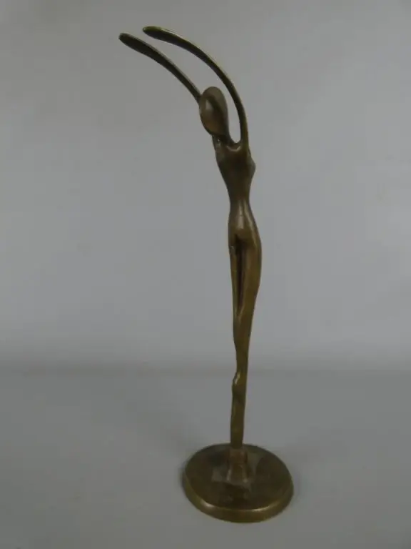 Elegante Bronsstructuur van een Danseres – kavel bij De Kringwinkel, Diest