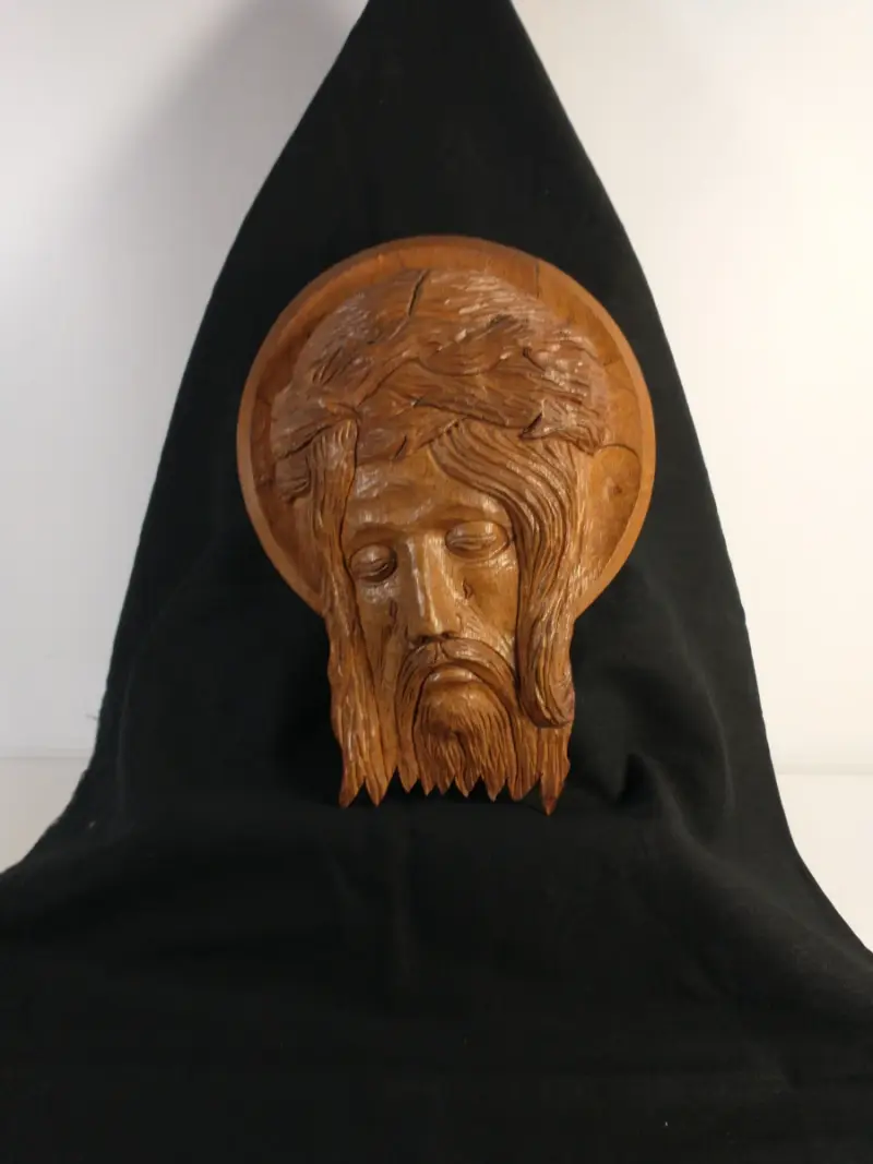 Houten wanddecoratie Jezus met doornenkroon – kavel bij De Kringwinkel, Turnhout
