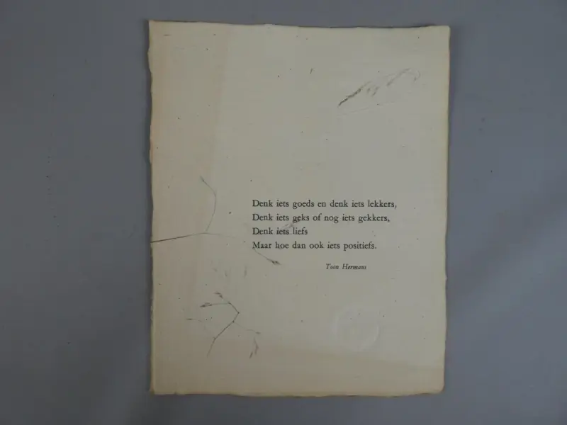Gedicht van Toon Hermans op handgeschept papier – kavel bij De Kringwinkel, Diest