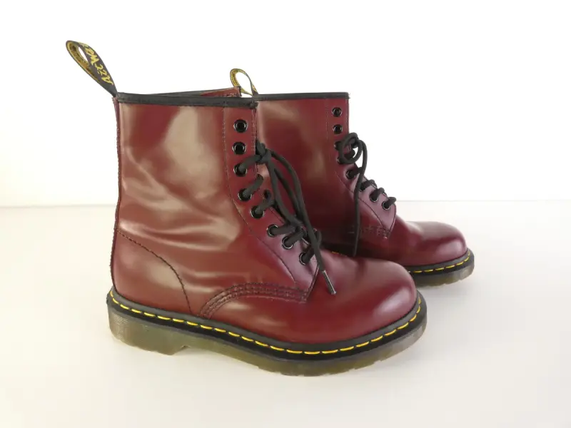 Gemerkte Dr. Martens – Model 1460 Smooth (Cherry Red) – Maat 38 – kavel bij De Kringwinkel, Heverlee