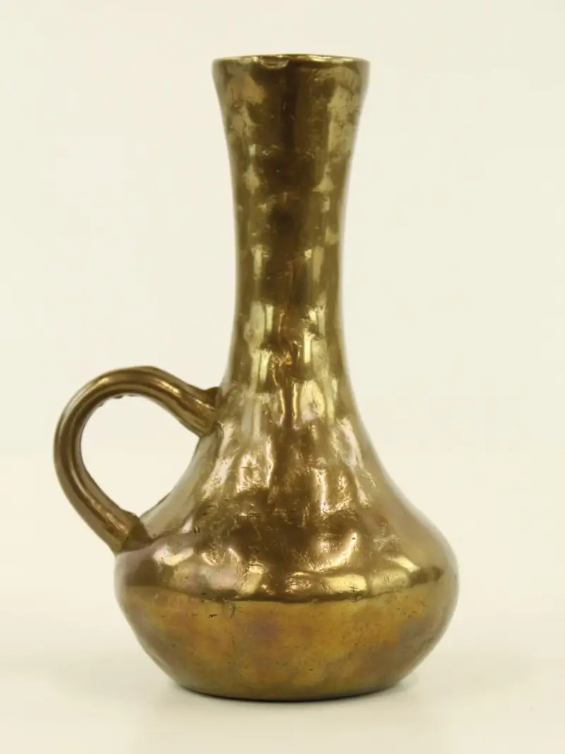 Brutalistische vaas uit messing ca. jaren 50-60 – kavel bij De Kringwinkel, Antwerpen