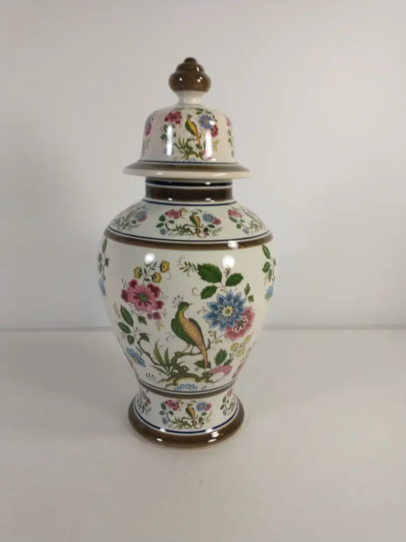 Decoratieve porseleinen dekselvaas met bloemen- en vogelmotief – kavel bij De Kringwinkel, Turnhout