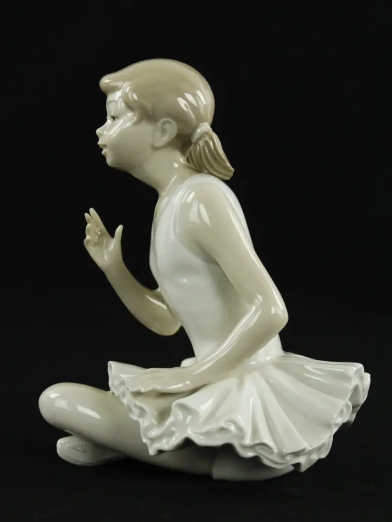 NAO by Lladró – Bailarina Atenta – Vicente Martínez – kavel bij De Kringwinkel, Antwerpen