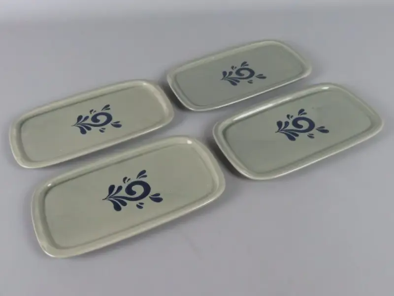 Set van vier Original Westerwälder Feinsteinzeug schaaltjes – kavel bij De Kringwinkel, Diest