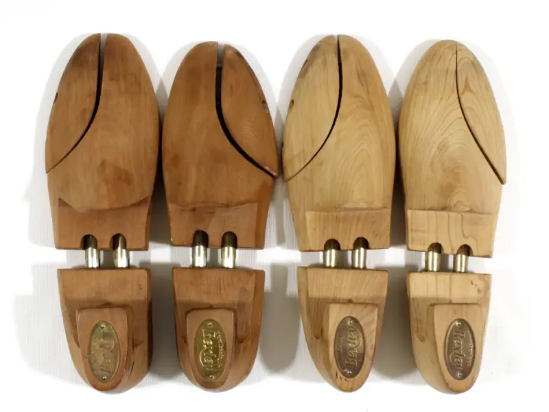 Set Bexley Shoe Trees [43] – kavel bij De Kringwinkel, Dilsen