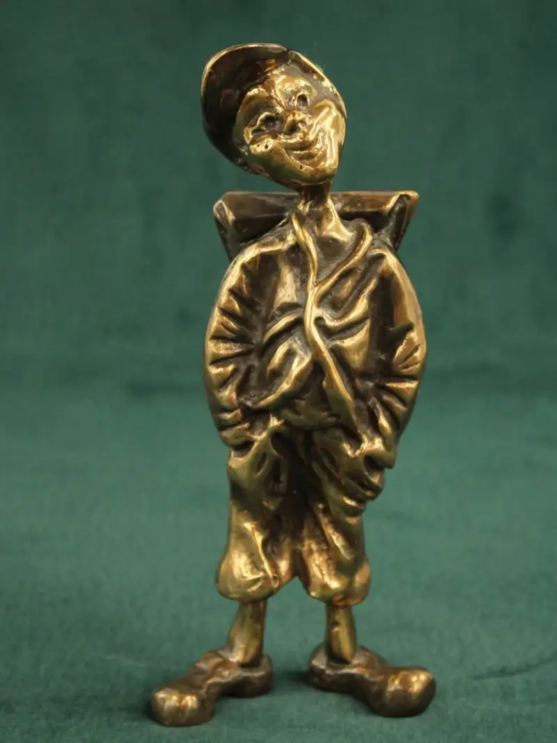 Yves Lohé (°1947) Bronzen Figuur met Rugzak – kavel bij De Kringwinkel, Antwerpen