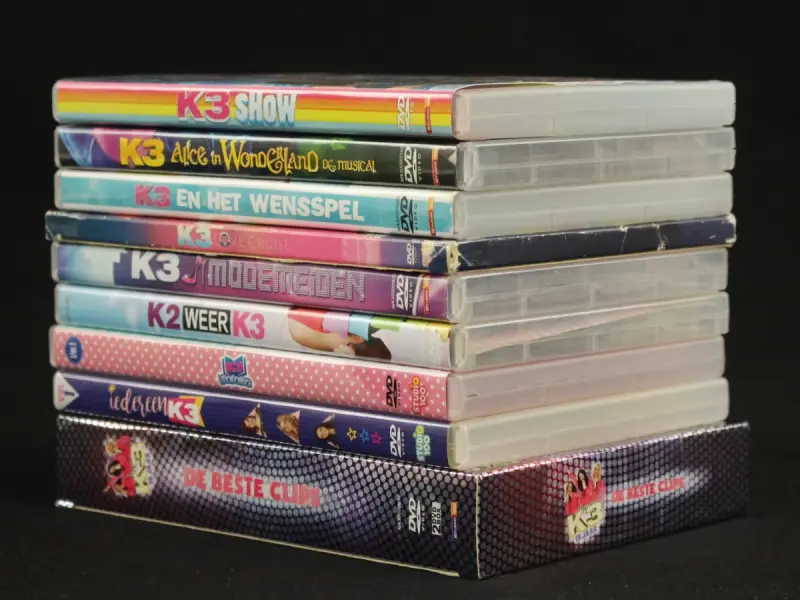 Set van 10 K3 DVD's met shows en clips verschillende generaties en periodes – kavel bij De Kringwinkel, Antwerpen