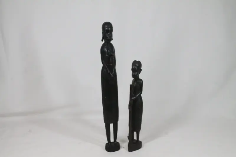 2 Afrikaans houten beeldjes – kavel bij De Kringwinkel, Brecht