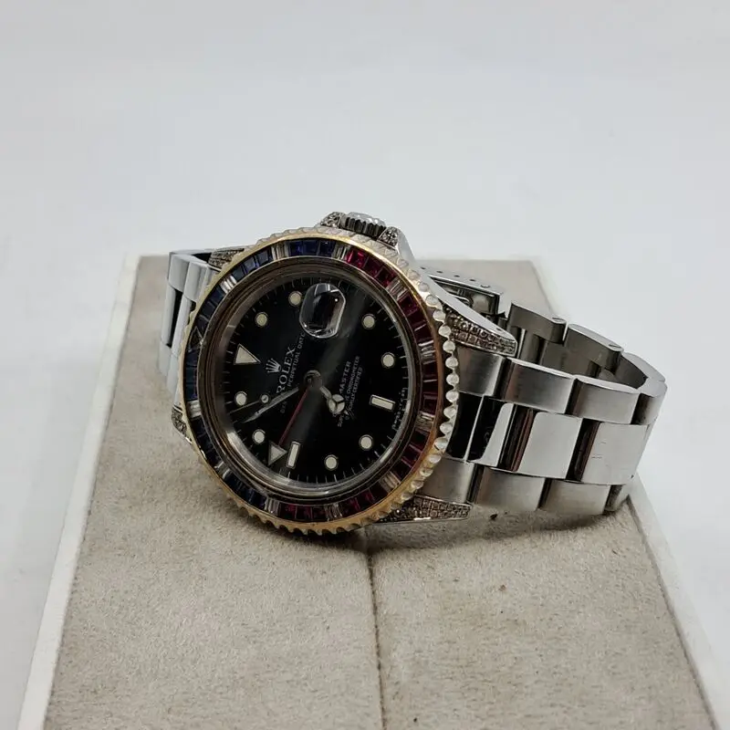 Faillissementsveiling: Exclusieve kleding en horloge – veiling bij Onlineveilingmeester