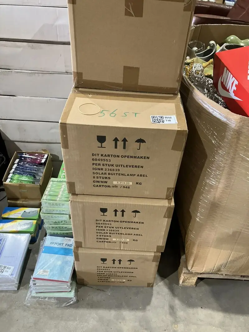 Ca. 56x Solar wandlamp op zonne-energie, Abel, IP44, zwart/geel – foto 2 – kavel bij Onlineveilingmeester, Kootstertille