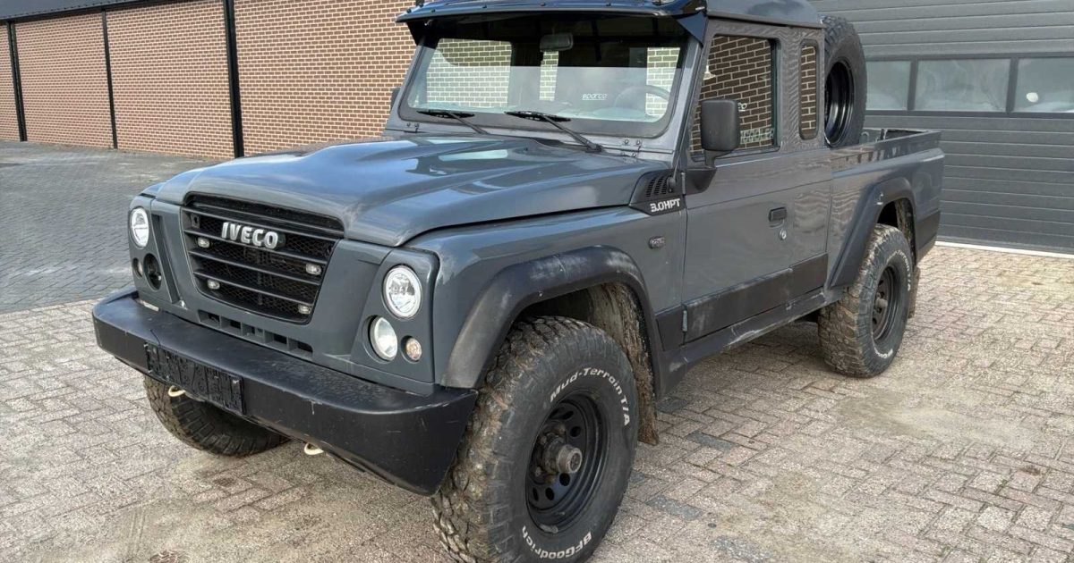 Oldtimer tractoren, auto's, vrachtwagens, heftrucks in Barneveld – veiling sluit 5 nov